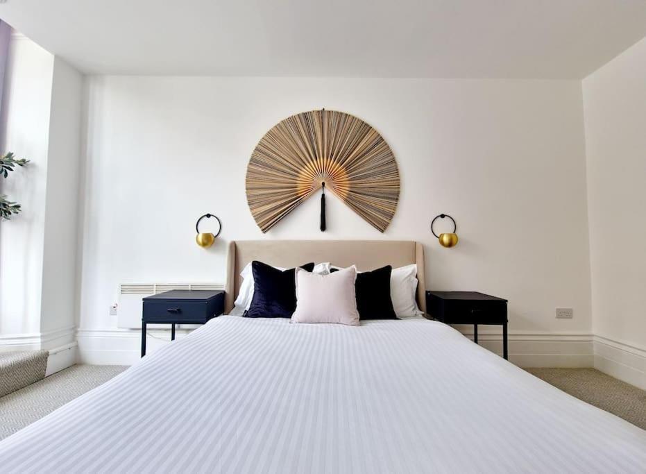 The Stray Adjacent, Interior-Designed 2-Bed Apartment- Luxury Harrogate Ngoại thất bức ảnh