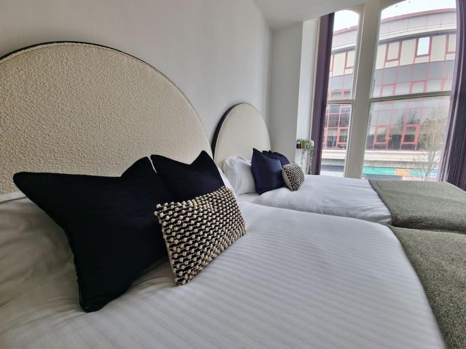 The Stray Adjacent, Interior-Designed 2-Bed Apartment- Luxury Harrogate Ngoại thất bức ảnh